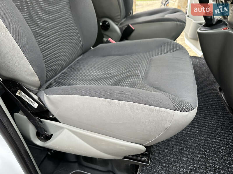 Минивэн Opel Vivaro 2011 в Дубно фото 71 Минивэн Opel Vivaro 2011 в Дубно