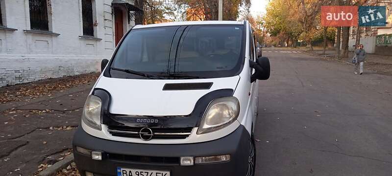 Минивэн Opel Vivaro 2006 в Кропивницком