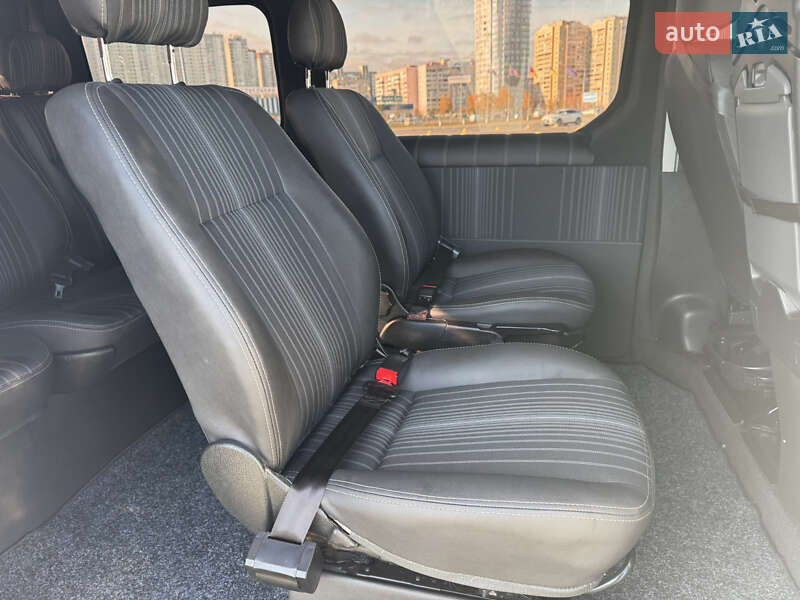 Мінівен Opel Vivaro 2017 в Києві