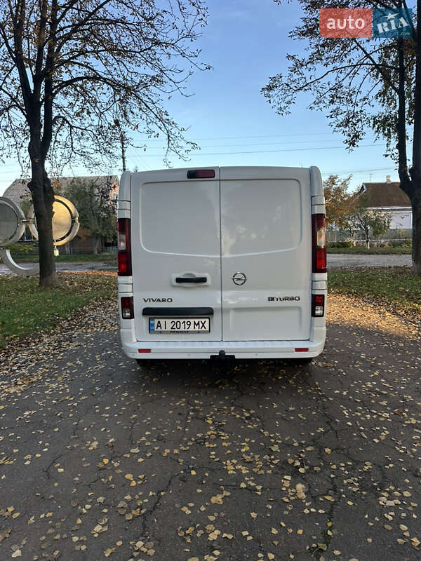 Вантажний фургон Opel Vivaro 2016 в Борисполі