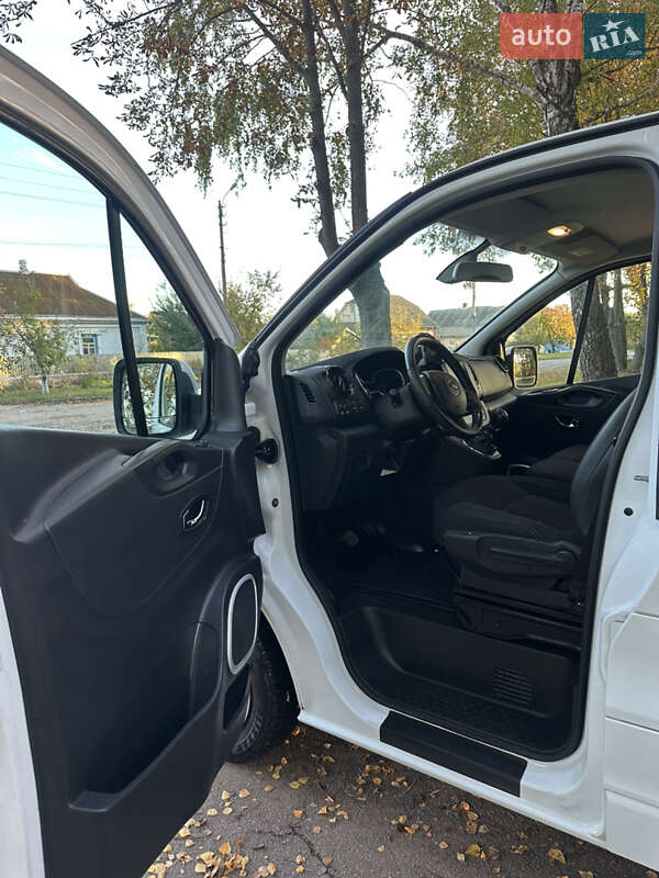 Вантажний фургон Opel Vivaro 2016 в Борисполі