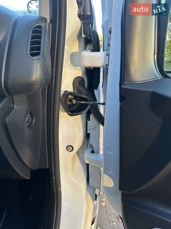 Вантажний фургон Opel Vivaro 2016 в Борисполі