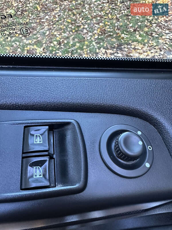 Вантажний фургон Opel Vivaro 2016 в Борисполі