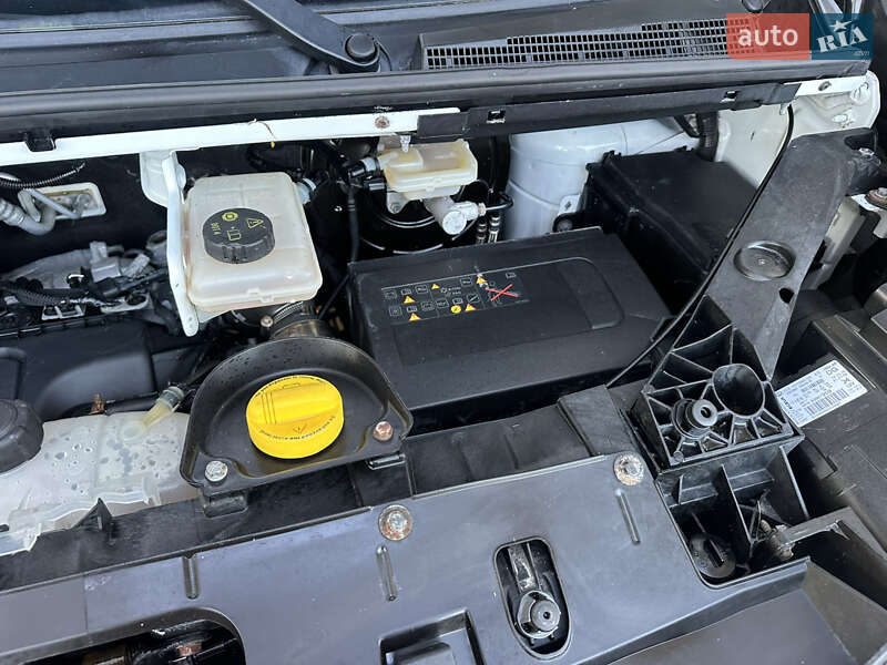 Вантажний фургон Opel Vivaro 2016 в Борисполі