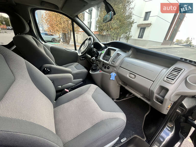 Минивэн Opel Vivaro 2013 в Луцке