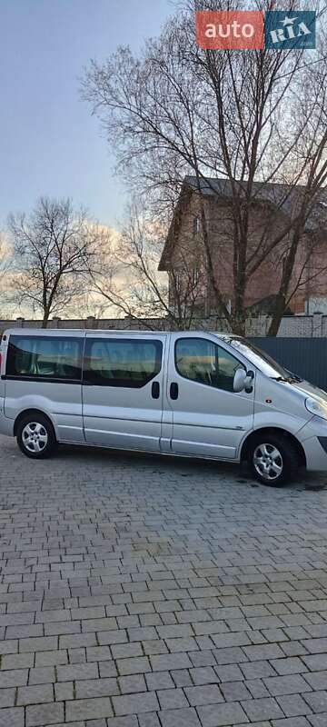 Минивэн Opel Vivaro 2013 в Бартатовом