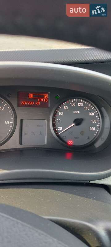 Минивэн Opel Vivaro 2013 в Бартатовом