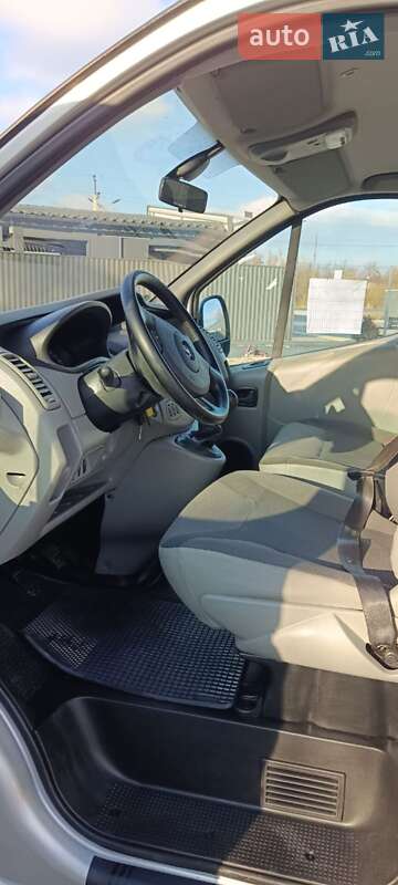 Минивэн Opel Vivaro 2013 в Бартатовом