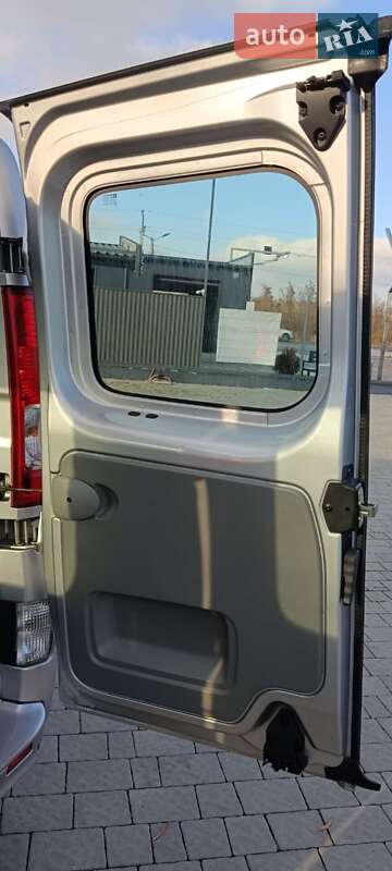 Минивэн Opel Vivaro 2013 в Бартатовом