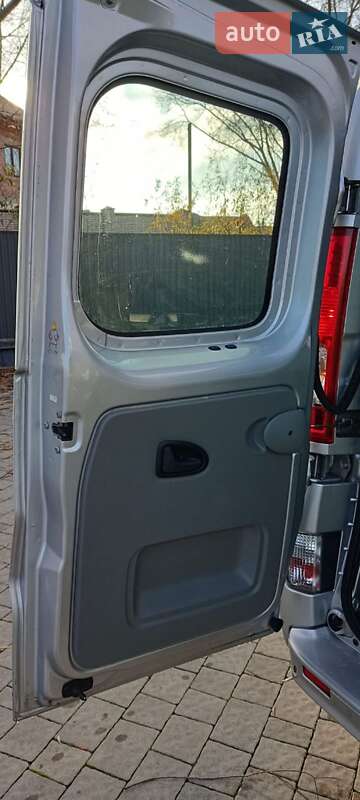 Минивэн Opel Vivaro 2013 в Бартатовом