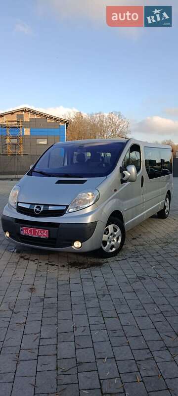 Минивэн Opel Vivaro 2013 в Бартатовом