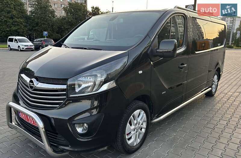 Минивэн Opel Vivaro 2015 в Луцке