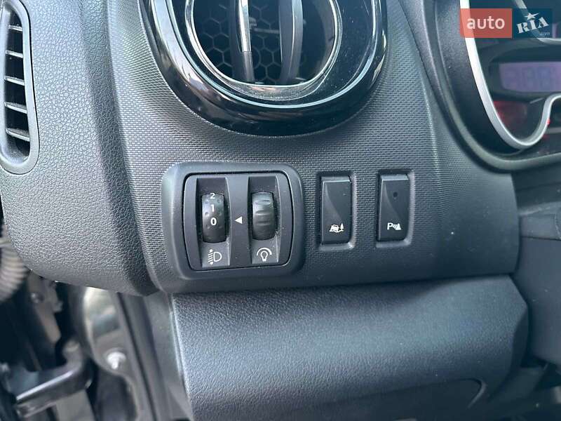 Минивэн Opel Vivaro 2015 в Луцке