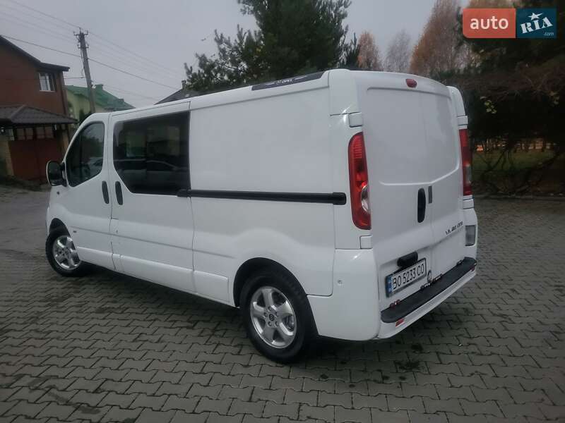 Минивэн Opel Vivaro 2012 в Хмельницком