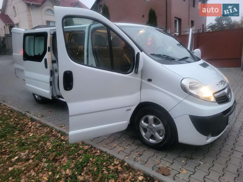 Минивэн Opel Vivaro 2012 в Хмельницком