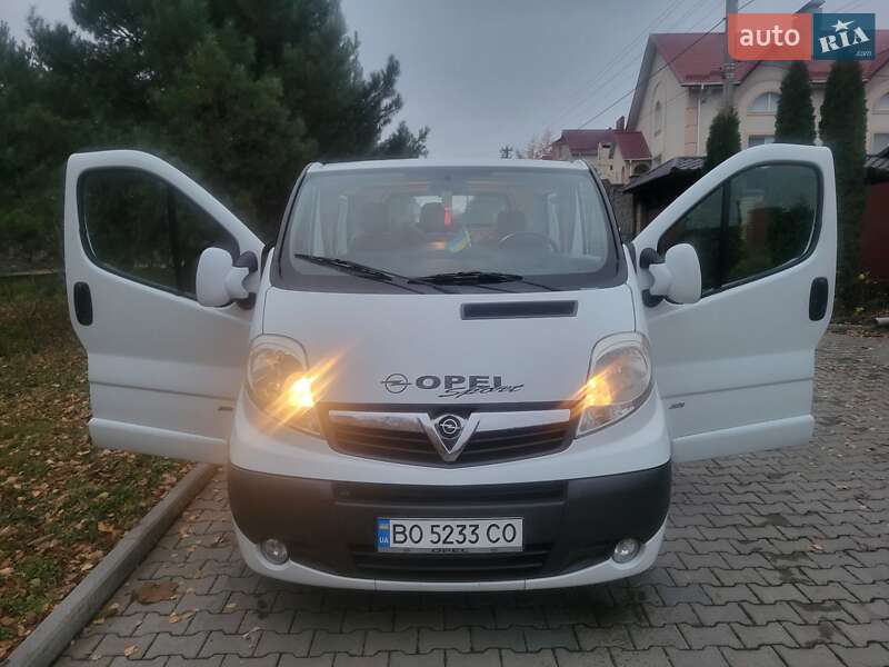Минивэн Opel Vivaro 2012 в Хмельницком