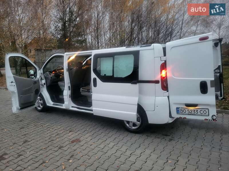 Минивэн Opel Vivaro 2012 в Хмельницком