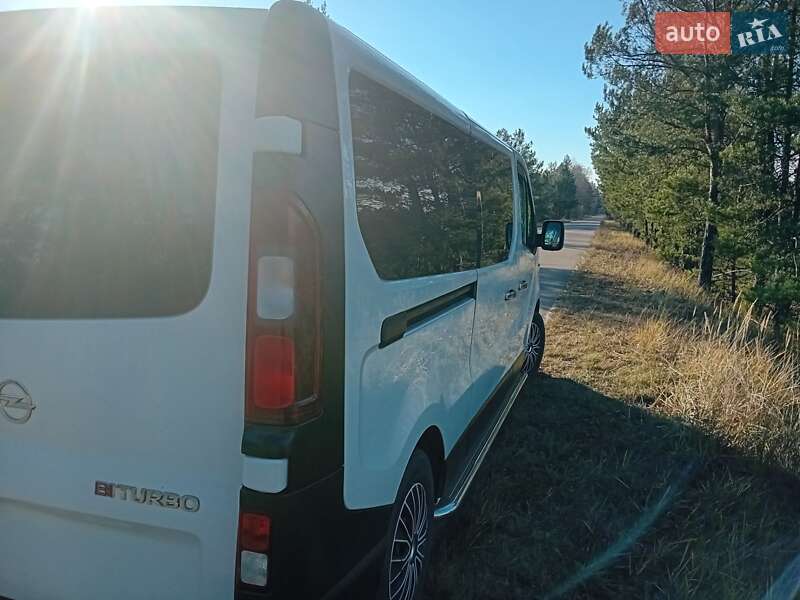 Минивэн Opel Vivaro 2018 в Познани фото 3 Минивэн Opel Vivaro 2018 в Познани