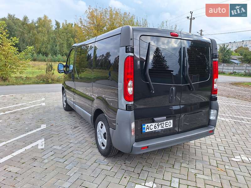 Мінівен Opel Vivaro 2010 в Києві