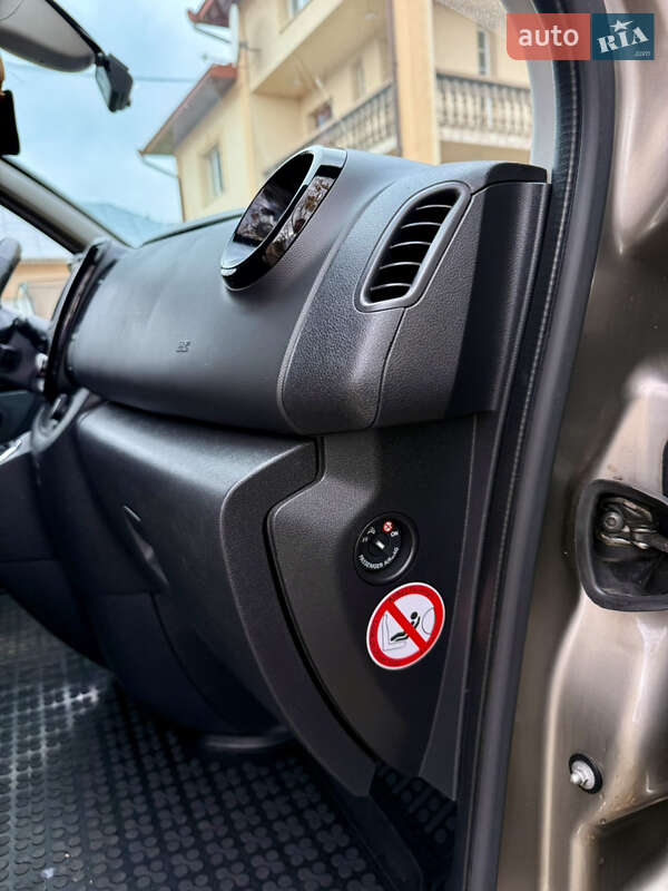 Минивэн Opel Vivaro 2015 в Черновцах фото 22 Минивэн Opel Vivaro 2015 в Черновцах