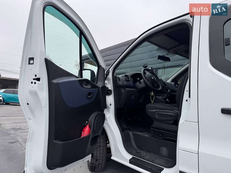 Мінівен Opel Vivaro 2018 в Рівному