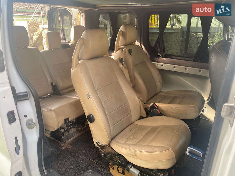 Минивэн Opel Vivaro 2004 в Ужгороде