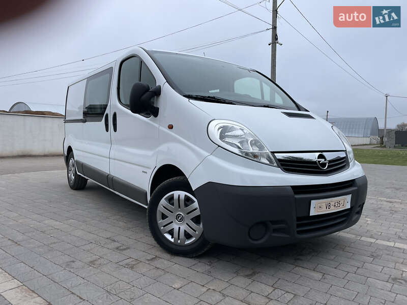 Мінівен Opel Vivaro 2012 в Дубні