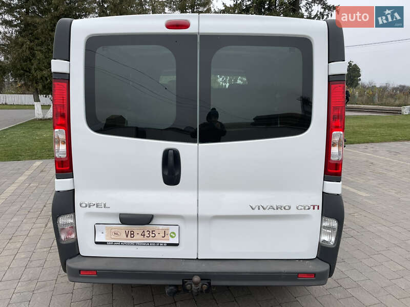 Мінівен Opel Vivaro 2012 в Дубні