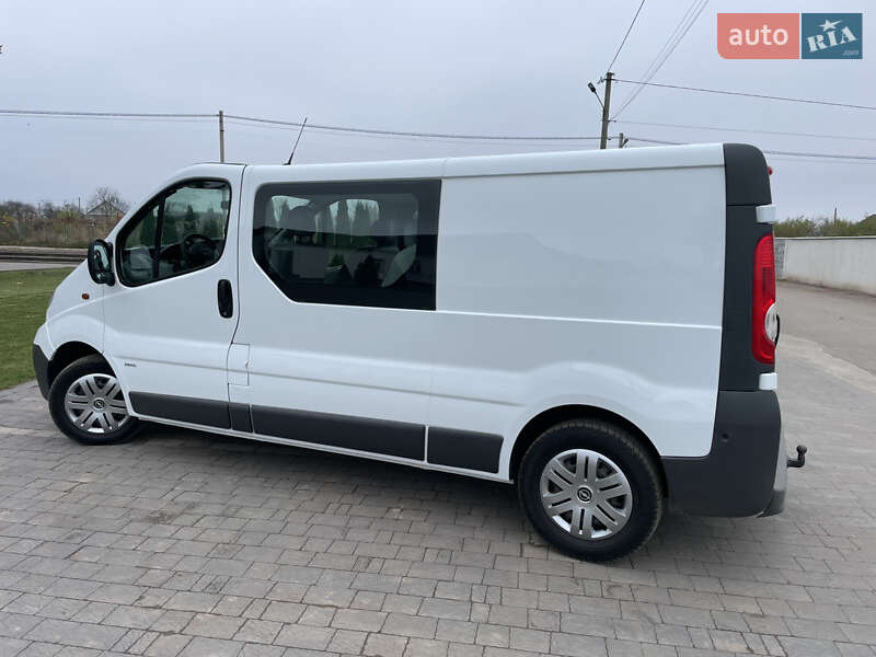 Мінівен Opel Vivaro 2012 в Дубні