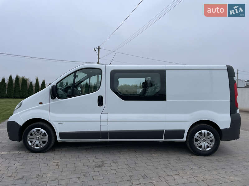 Мінівен Opel Vivaro 2012 в Дубні
