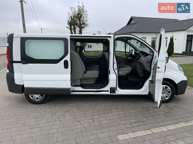 Мінівен Opel Vivaro 2012 в Дубні