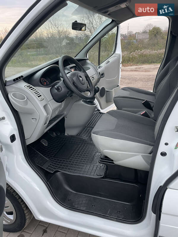 Мінівен Opel Vivaro 2012 в Дубні