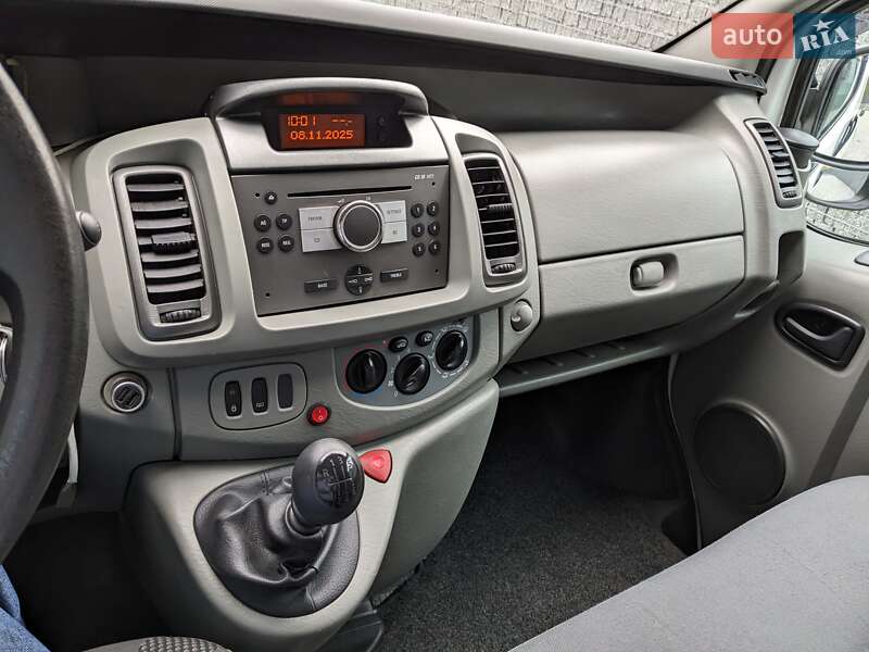 Минивэн Opel Vivaro 2009 в Луцке