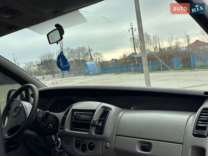 Минивэн Opel Vivaro 2002 в Черновцах