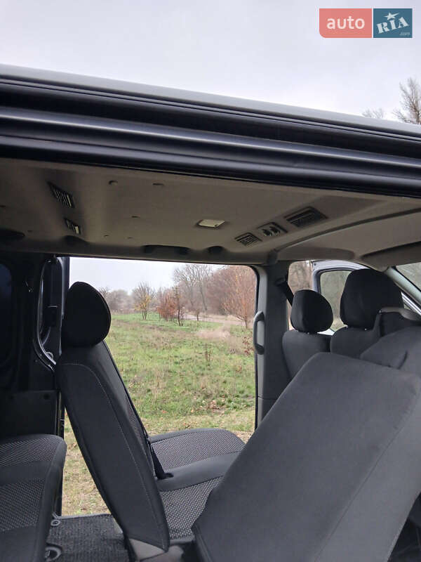 Мінівен Opel Vivaro 2012 в Верхньодніпровську фото 9 Мінівен Opel Vivaro 2012 в Верхньодніпровську