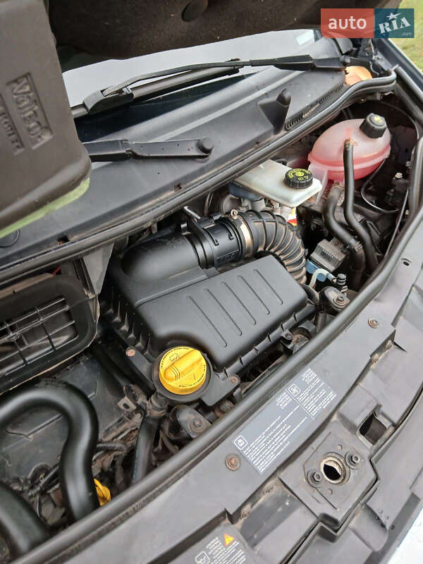 Мінівен Opel Vivaro 2012 в Верхньодніпровську фото 12 Мінівен Opel Vivaro 2012 в Верхньодніпровську