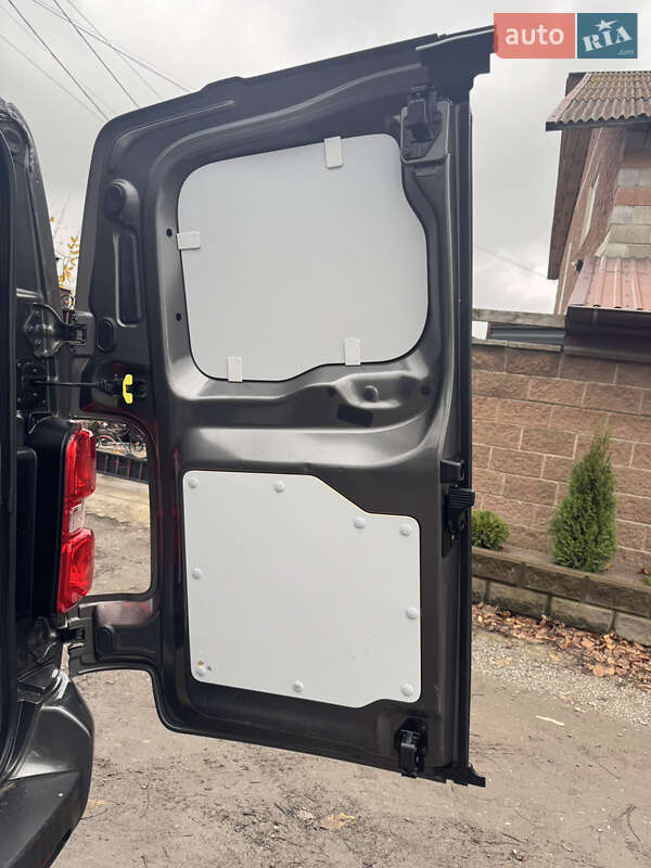 Вантажний фургон Opel Vivaro 2020 в Дубні