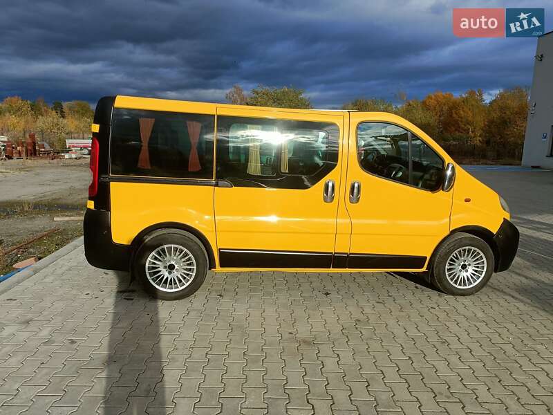 Минивэн Opel Vivaro 2004 в Самборе