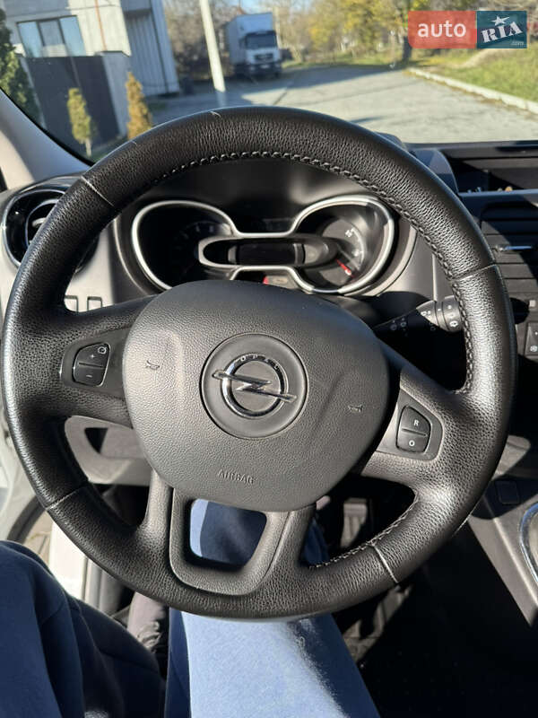 Минивэн Opel Vivaro 2017 в Черновцах