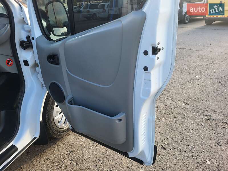 Минивэн Opel Vivaro 2004 в Хмельницком