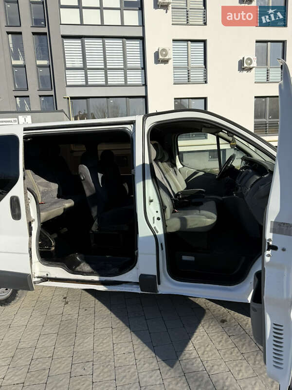 Минивэн Opel Vivaro 2005 в Новояворовске фото 12 Минивэн Opel Vivaro 2005 в Новояворовске