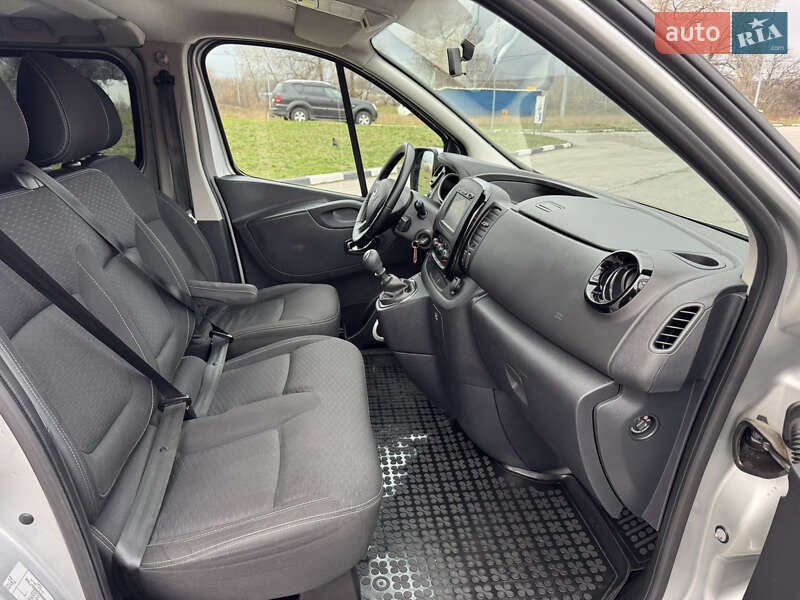 Минивэн Opel Vivaro 2016 в Киеве фото 27 Минивэн Opel Vivaro 2016 в Киеве