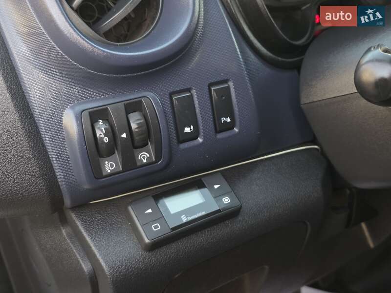 Грузовой фургон Opel Vivaro 2017 в Тернополе фото 24 Грузовой фургон Opel Vivaro 2017 в Тернополе