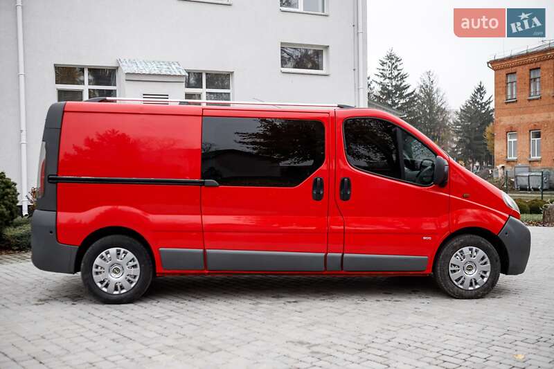 Минивэн Opel Vivaro 2004 в Баре фото 4 Минивэн Opel Vivaro 2004 в Баре