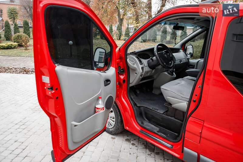 Минивэн Opel Vivaro 2004 в Баре фото 17 Минивэн Opel Vivaro 2004 в Баре