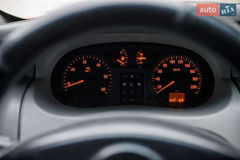 Минивэн Opel Vivaro 2004 в Баре фото 22 Минивэн Opel Vivaro 2004 в Баре