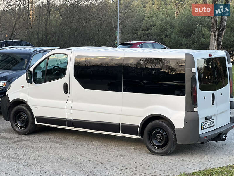 Минивэн Opel Vivaro 2004 в Новояворовске