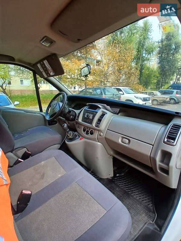 Минивэн Opel Vivaro 2007 в Новояворовске