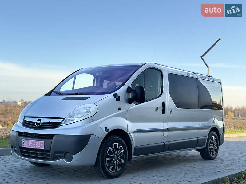 Минивэн Opel Vivaro 2014 в Ровно