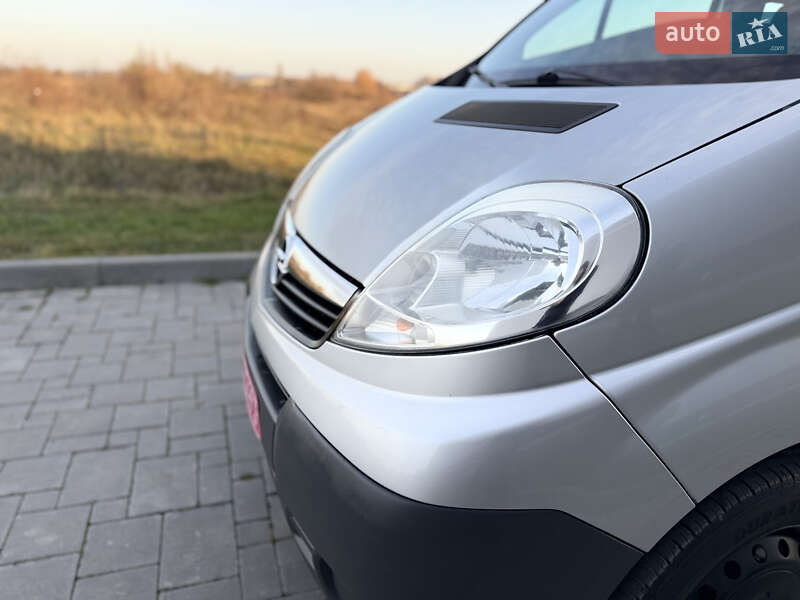 Минивэн Opel Vivaro 2013 в Ровно фото 10 Минивэн Opel Vivaro 2013 в Ровно
